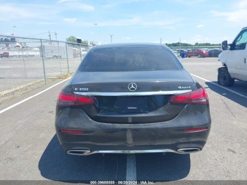 Mercedes Klasa E W213 2021 Mercedes-Benz Klasa E 350 4Matic Pakiet AMG Bogata wersja 2.0 255KM, zdjęcie 3