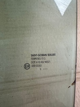 KIA VENGA 2011R SKLO (OKNO) DVEŘE LEVÝ PŘEDNÍ