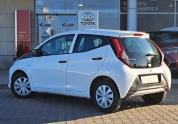 Toyota Aygo II Hatchback 3d Facelifting 1.0 VVT-i 72KM 2019 Toyota Aygo Toyota Aygo 1.0 VVT-i X Comfort 72KM 2019 Benzyna 72KM, zdjęcie 4
