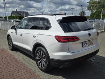 Volkswagen Touareg III SUV 3.0 V6 SCR TDI 231KM 2021 Volkswagen Touareg 3.0 V6 TDI 4Motion DSG Panorama dach Salon Polska, zdjęcie 6