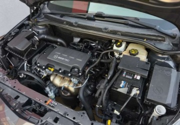 Opel Astra J Sedan 1.4 Twinport ECOTEC 100KM 2014 Opel Astra Opel Astra 1.4 Active 1.4 Benzyna 100KM, zdjęcie 23