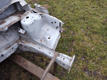 FORD FIESTA MK7 16R - РАМА ПЕРЕДНЯЯ ЛЕВАЯ