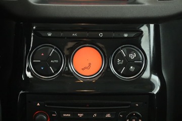 Citroen C3 II Hatchback facelifting 1.2 VTi 82KM 2015 Citroen C3 1.2 VTi, Klima, Klimatronic, Tempomat, zdjęcie 14