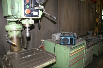 МОЩНАЯ КОНСТРУКЦИЯ РАДИО, ЗАЩИТАЮЩАЯСЯ от БРЫЗКИ, FM IP44, СВЕТОДИОДНАЯ ЛАМПА BLUTETOOTH