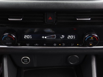 Nissan Qashqai III Crossover 1.3 DIG-T MHEV 158KM 2022 Nissan Qashqai 1.3 DIG-T MHEV, Salon Polska, zdjęcie 12