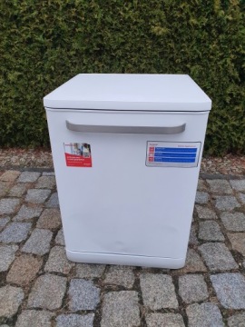 Отдельностоящая посудомоечная машина Sharp QW-DX41F47EW белый