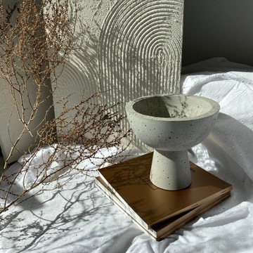 БЕТОННЫЙ ЦВЕТОЧНЫЙ ГОРШОК, БЕТОННАЯ ЧАША, круглый, высота 27