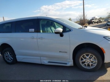 Chrysler Pacifica II 2023 Chrysler Pacifica 2023r., 3.6L 3.6 Hybryda 287KM, zdjęcie 4