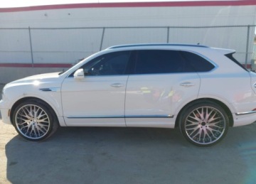 Bentley Bentayga 2021 Bentley Bentayga 2021r., V8, 4L, od ubezpieczalni 4.0 Benzyna 550KM, zdjęcie 3