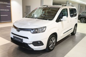 Toyota 2021 Toyota Proace City Verso 1.2 D-4T Family 1.2 Benzyna 110KM, zdjęcie 2