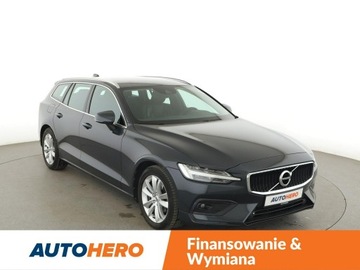 Volvo V60 I Kombi Facelifting 2.0 D4 DRIVE-E 190KM 2018 Volvo V60 2.0 D4 Automat Momentum Nawigacja, zdjęcie 9