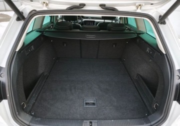 Volkswagen Passat B8 Limousine Facelifting 2.0 TDI 190KM 2020 Volkswagen Passat Elegance 4MOTION, Panorama, GPS, LED Matrix, Kamera, ACC, zdjęcie 8