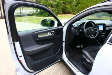 Volvo XC40 2020 Volvo XC 40 T5 PLUG IN HYBRID 262KM R-DESIGN Bezwypadkowy 100 Serwis FV23, zdjęcie 31