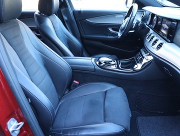 Mercedes Klasa E W213 Limuzyna 2.0 220d 194KM 2016 Mercedes E E 220 d, Salon Polska, Serwis ASO, zdjęcie 8
