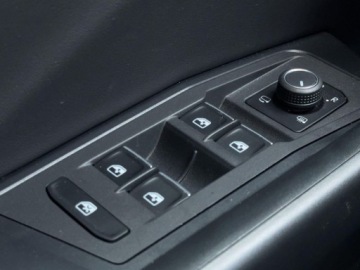 Volkswagen T-Roc I SUV Facelifting 1.5 TSI ACT 150KM 2023 Volkswagen T-Roc 1.5 TSI STYLE DSG 2023 1.5 Benzyna 150KM, zdjęcie 31