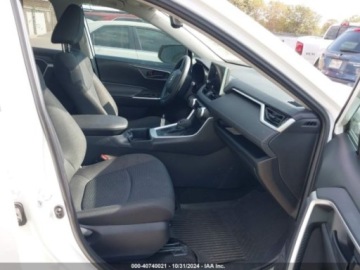 Toyota RAV4 V 2023 Toyota RAV4 Le, 2023r., 2.5L 2.5 Benzyna 203KM, zdjęcie 6