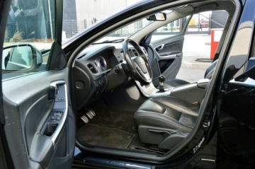 Volvo S60 II Sedan 2.0 D3 163KM 2011 Volvo S60 R-Desing 2,0D 163Km Ledy City Skóra, zdjęcie 5