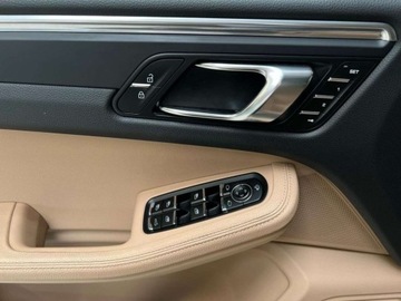 Porsche Macan SUV Facelifting II 2.0  265KM 2022 Porsche Macan 265KM 4x4Jet Black MetallicPDLSApple CarPlaySalonPLFaktura V, zdjęcie 8