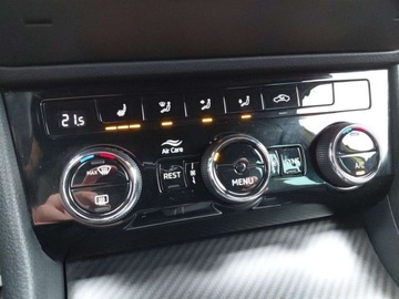 Skoda Superb III Kombi Facelifting 2.0 TSI 190KM 2021 Skoda Superb Sportline 2.0 TSI 190KM DSG FV23 2.0 Benzyna 190KM, zdjęcie 29