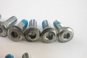 БОЛТЫ ПЕРЕДНЕГО ТОРМОЗНОГО ДИСКА DAELIM DAYSTAR 125 250