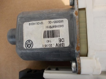 MOTOREK OKNO LEVÝ PŘEDNÍ VW GOLF VI 6 5K0959793