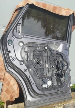 DVEŘE LEVÉ NEBO PRAVÉ ZADNÍ KIA SORENTO III FACELIFT ABT 2015-20