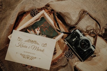 ДЕРЕВЯННАЯ КОРОБКА ДЛЯ ФОТОПРИНТОВ 21x15 С ГРАВИРОВКОЙ -