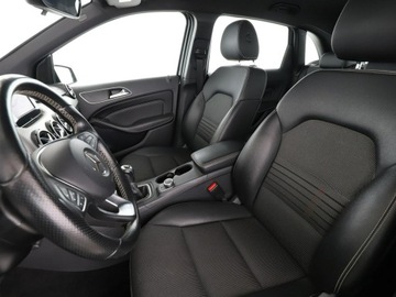 Mercedes Klasa B W246 Sports Tourer 180 BlueEFFICIENCY 122KM 2015 Mercedes B 180 navi klima grzane fotele czujniki, zdjęcie 12