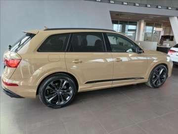 Audi Q7 II SUV Facelifting  3.0 45 TDI 231KM 2025 AUDI Q7 45 TDI quattro S Line Suv 3.0 (231KM) 2025, zdjęcie 2
