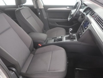 Volkswagen Passat B8 Limousine Facelifting 1.5 TSI EVO 150KM 2020 VW Passat 1.5 TSI, Salon Polska, Klima, zdjęcie 8