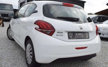 Peugeot 208 I Hatchback 5d Facelifting 1.6 BlueHDi 75KM 2018 Peugeot 208 Peugeot 208 1.6 BlueHDI Tablet, Klima 1.6 Diesel 75KM, zdjęcie 2