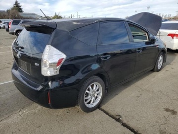 Toyota Prius III 2012 Toyota Prius V 2012 1.8l 1.8 Hybryda 98KM, zdjęcie 3