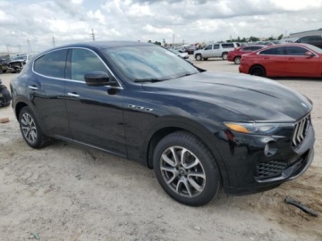 Maserati Levante 3.0 V6 GDI 350KM 2021 Maserati Levante 2021 MASERATI LEVANTE S 3.0 Benzyna 350KM, zdjęcie 2