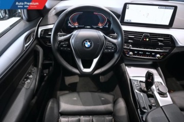 BMW Seria 5 G30-G31 Limuzyna Facelifting 2.0 530i 252KM 2022 BMW Seria 5 530i xDriveAdaptacyjne Reflektory LEDFotele Sportowe 2.0, zdjęcie 10
