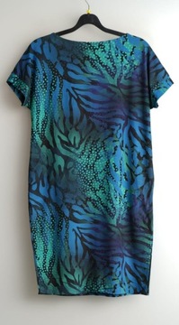 Вязаное платье с выкройкой карманов, размер 52.