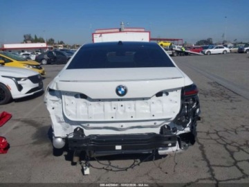 BMW Seria 7 G70 2023 BMW Seria 7 740i 2023 3.0 Benzyna 375KM, zdjęcie 4