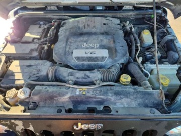Jeep Wrangler III Unlimited Facelifting 3.6 V6 286KM 2017 Jeep Wrangler Sport 2017 3.6 Benzyna 285KM, zdjęcie 6