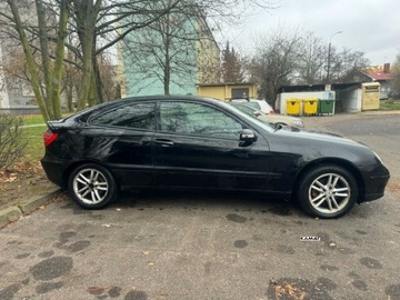 Mercedes Klasa C W203 Coupe W203 1.8 129KM 2001 Mercedes-Benz Klasa C Mercedes-Benz C180 W203 2,0 Benzyna LPG Zamiana 2.0, zdjęcie 3