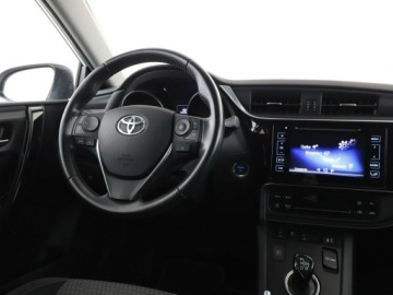 Toyota Auris II Hatchback 5d Facelifting 1.8 Hybrid 136KM 2018 Toyota Auris kamera grzane fotele tempomat, zdjęcie 15