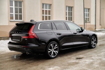 Volvo V60 II  Kombi 2.0 D3 150KM 2020 PIĘKNE V60 MOMENTUM PRO __ KUBEŁKOWE FOTELE, zdjęcie 13