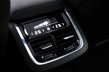Volvo S60 III Sedan Facelifting 2.0 B5 250KM 2024 Volvo S60 Bezwypadek B5 AWD UltimateDark Kamera360 ACC R-Design FV23, zdjęcie 8