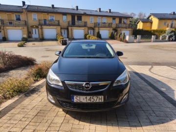 Opel Astra J Hatchback 5d 1.4 Turbo ECOTEC 140KM 2011 OPEL ASTRA J 1,4 140KM Stan BDB, zdjęcie 4
