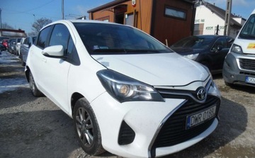 Toyota Yaris III 2016 Toyota Yaris 2016r, 1.3 Benzyna LPG, Uszkodzona. Poobijana. Jezdzi. 1.3