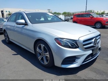 Mercedes Klasa E W213 2019 Mercedes-Benz Klasa E 2019 MERCEDES-BENZ E 300 2.0 Benzyna 241KM, zdjęcie 1