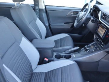 Toyota Auris II Hatchback 5d Facelifting 1.8 Hybrid 136KM 2017 Toyota Auris Hybrid, Salon Polska, Serwis ASO, zdjęcie 8