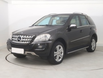 Mercedes Klasa M W164 Off-roader Facelifting 3.0 V6 (350 CDI) 231KM 2010 Mercedes ML ML 350 CDI, Salon Polska, 227 KM, zdjęcie 1