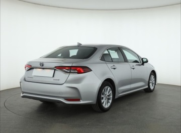 Toyota Corolla XII Sedan 1.8 Hybrid 122KM 2022 Toyota Corolla 1.8 Hybrid, Salon Polska, zdjęcie 4