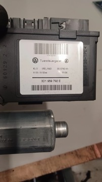 MOTOR STAHOVACÍ OKNO PRAVÝ PŘEDNÍ VW TOUAREG 3D1959792E 3D1 959 792 E 7L0