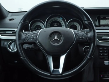 Mercedes Klasa E W212 Kombi Facelifting 220 CDI 170KM 2014 Mercedes E E 220 BlueTEC, 167 KM, Automat, Skóra, zdjęcie 16