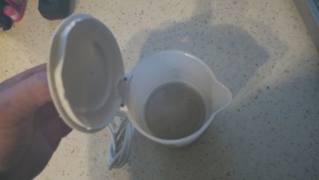 Компактный дорожный электрочайник 0,5л 1100Вт